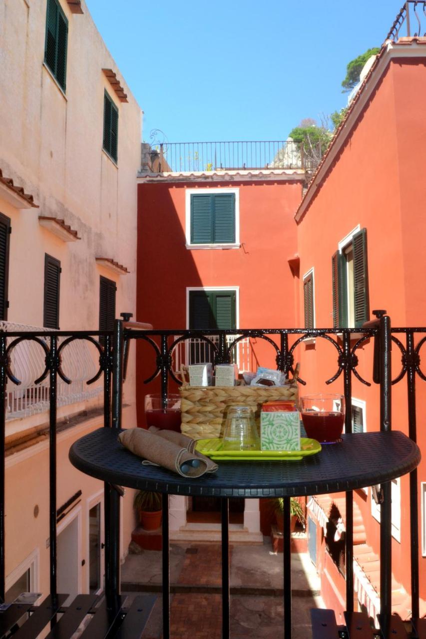 I 26 Gradini Capri Bed & Breakfast Bagian luar foto